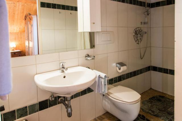 Gasthof Mitteregg Zum Kasnocknwirt Winkl  エクステリア 写真